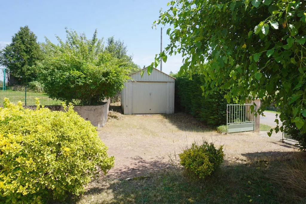 Belle maison de village en Brionnais de 118 m² avec jardin et garage 