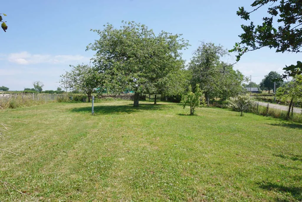 Belle maison de village en Brionnais de 118 m² avec jardin et garage 