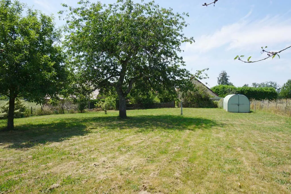 Belle maison de village en Brionnais de 118 m² avec jardin et garage 
