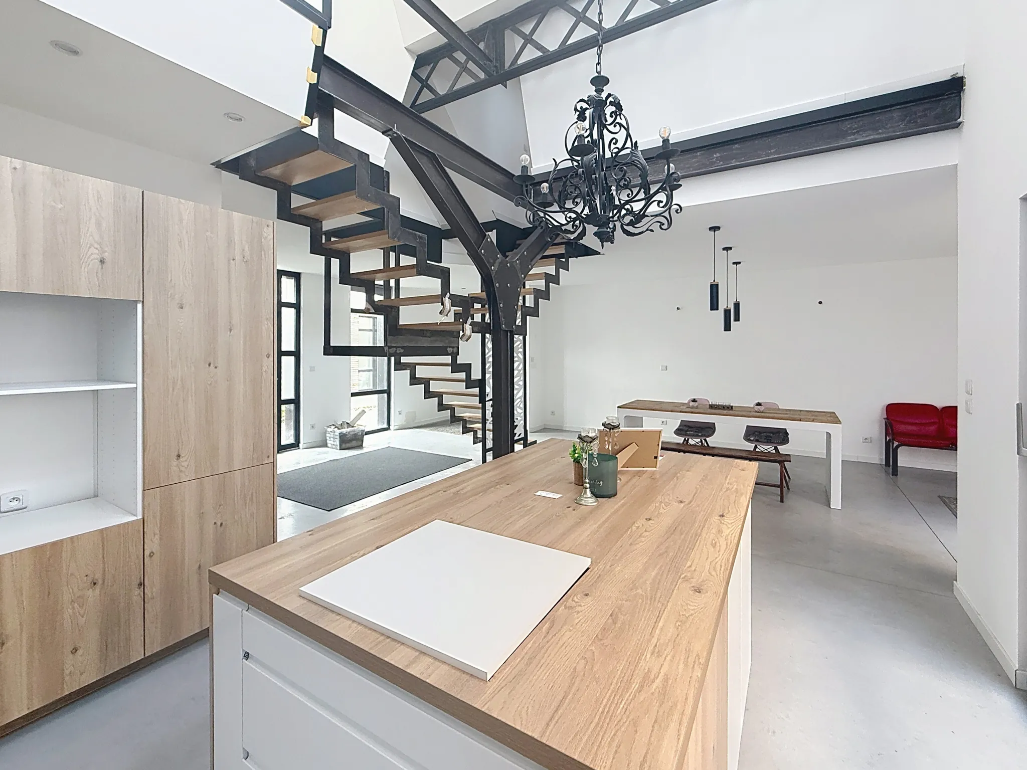 Loft de prestige à Roubaix proche Leers avec terrasse et parking 