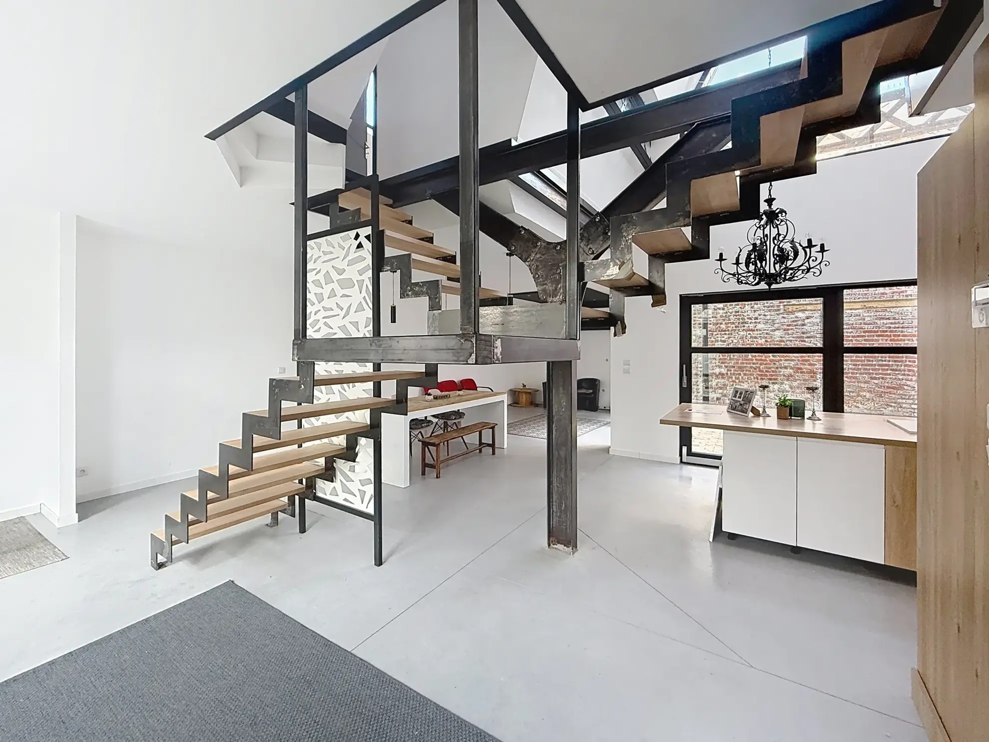 Loft de prestige à Roubaix proche Leers avec terrasse et parking 