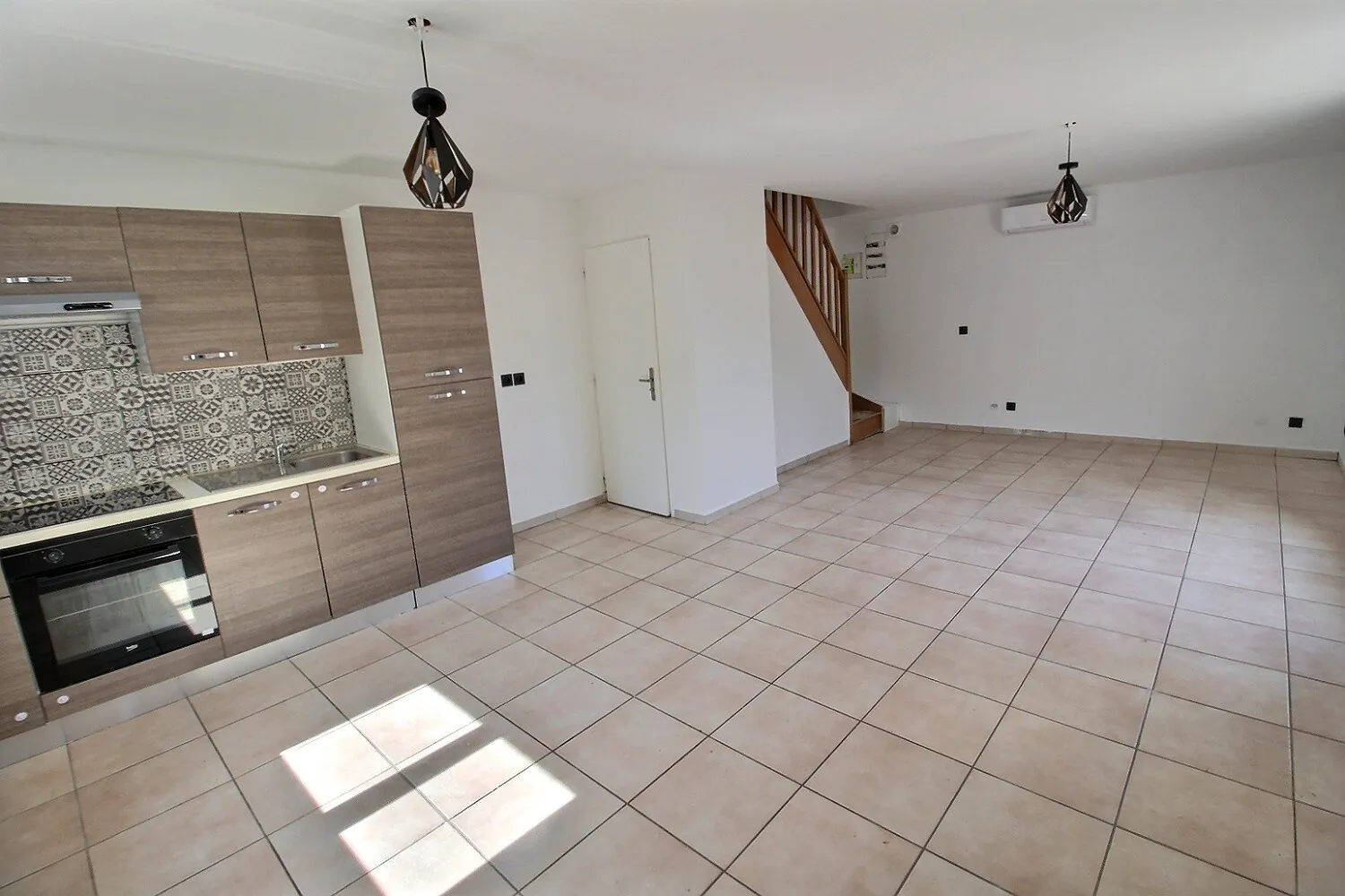 Maison 3 pièces avec jardin et parking à Saint-Martin-de-Londres (34380) 