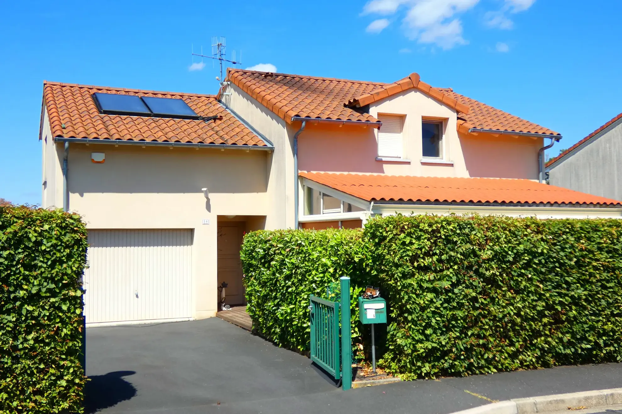Maison récente avec jardin et spa à Aurillac - Quartier résidentiel