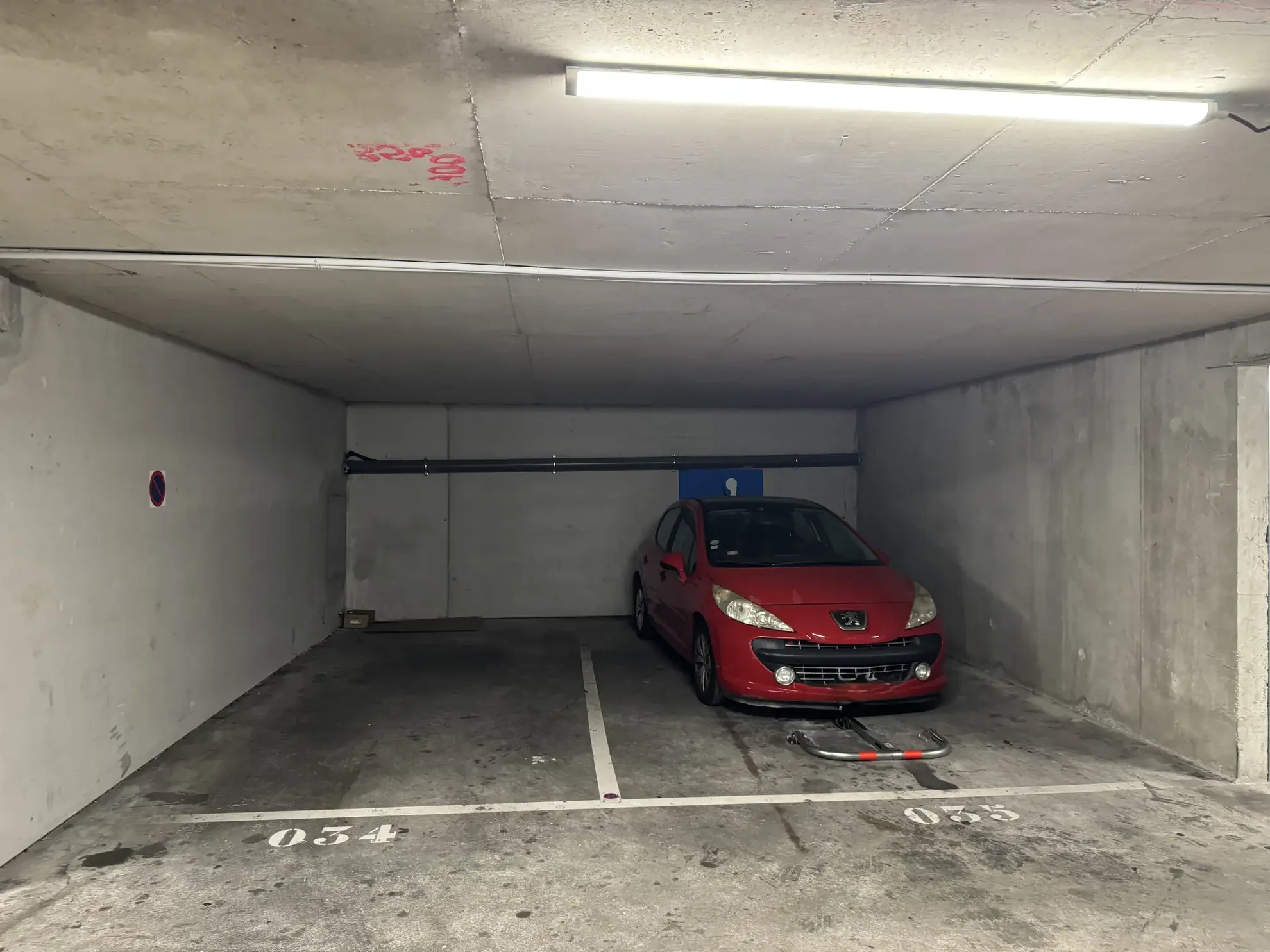 Place de parking sécurisée de 20 m² à Marseille - Proximité ligne L2 et autoroutes