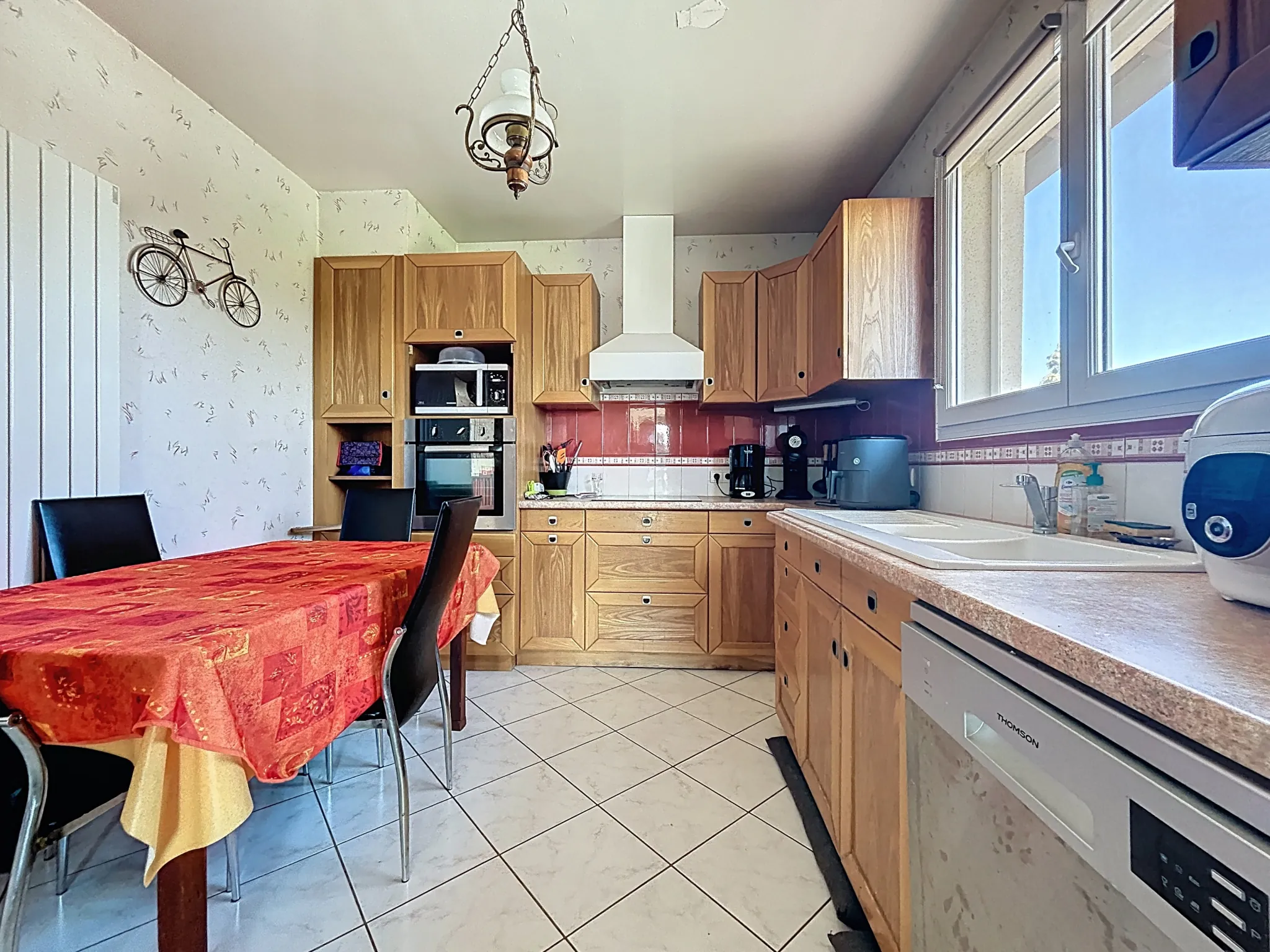 Maison de 144 m² à Creches-sur-Saône avec jardin et potentiel 