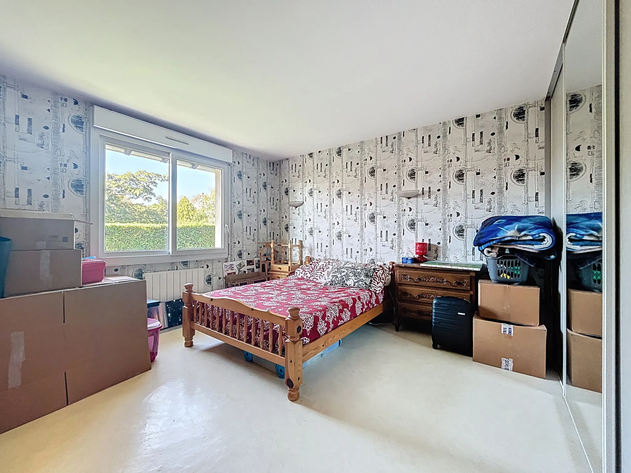 Maison de 144 m² à Creches-sur-Saône avec jardin et potentiel 