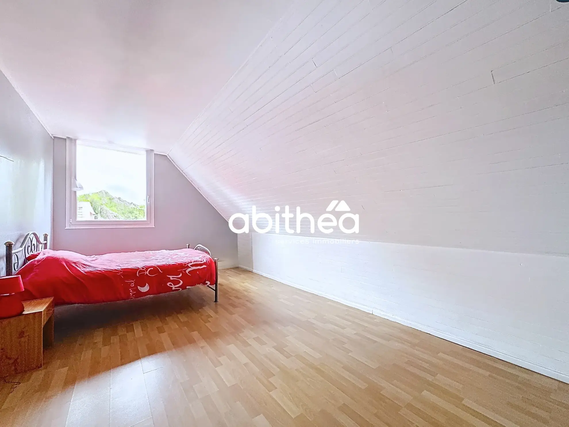 Belle maison individuelle avec jardin et garage à Izel-les-Hameau 