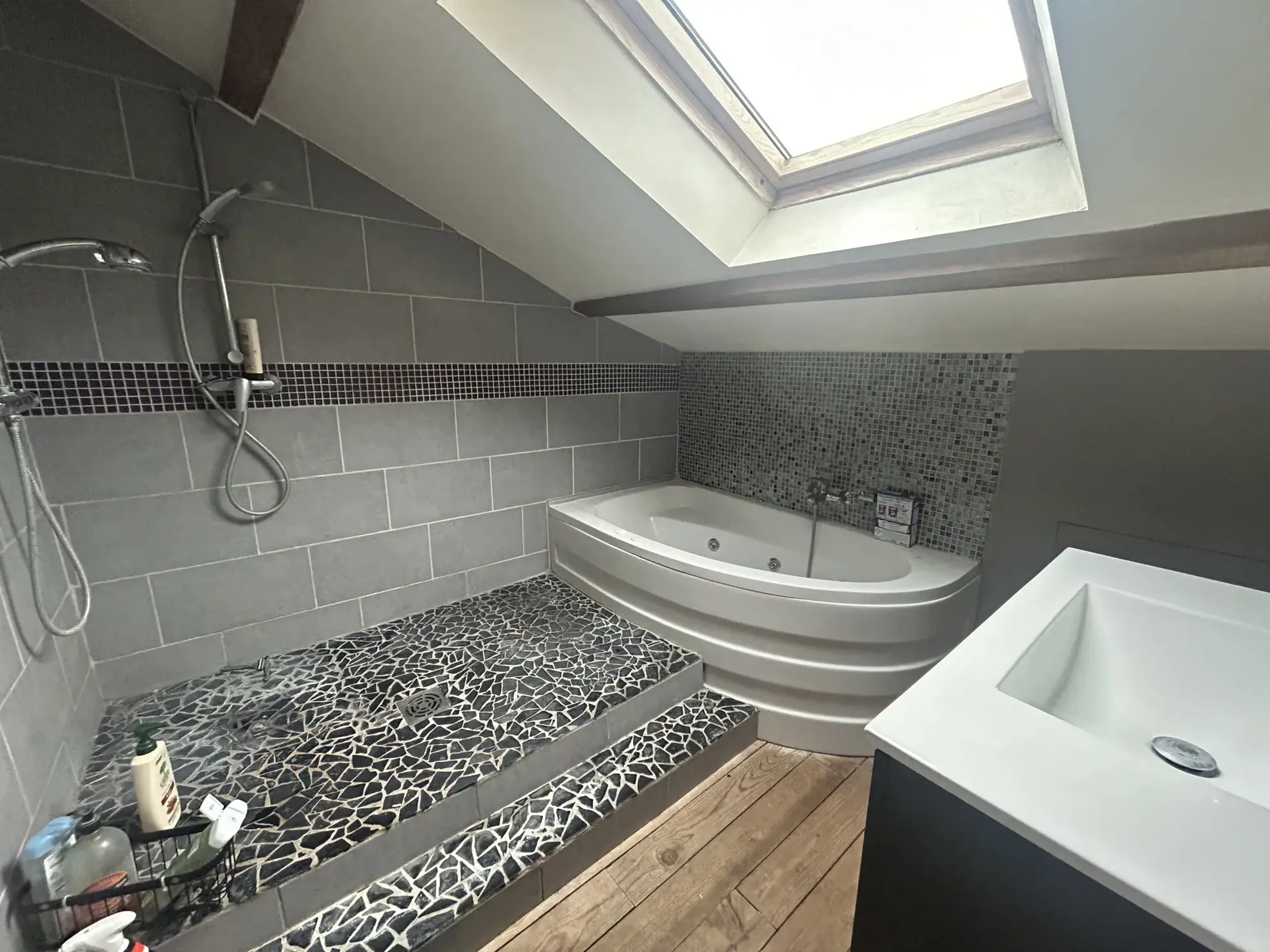 Maison avec piscine à Marsac-sur-l'Isle en Dordogne – 3 chambres, garage, et espace extérieur 