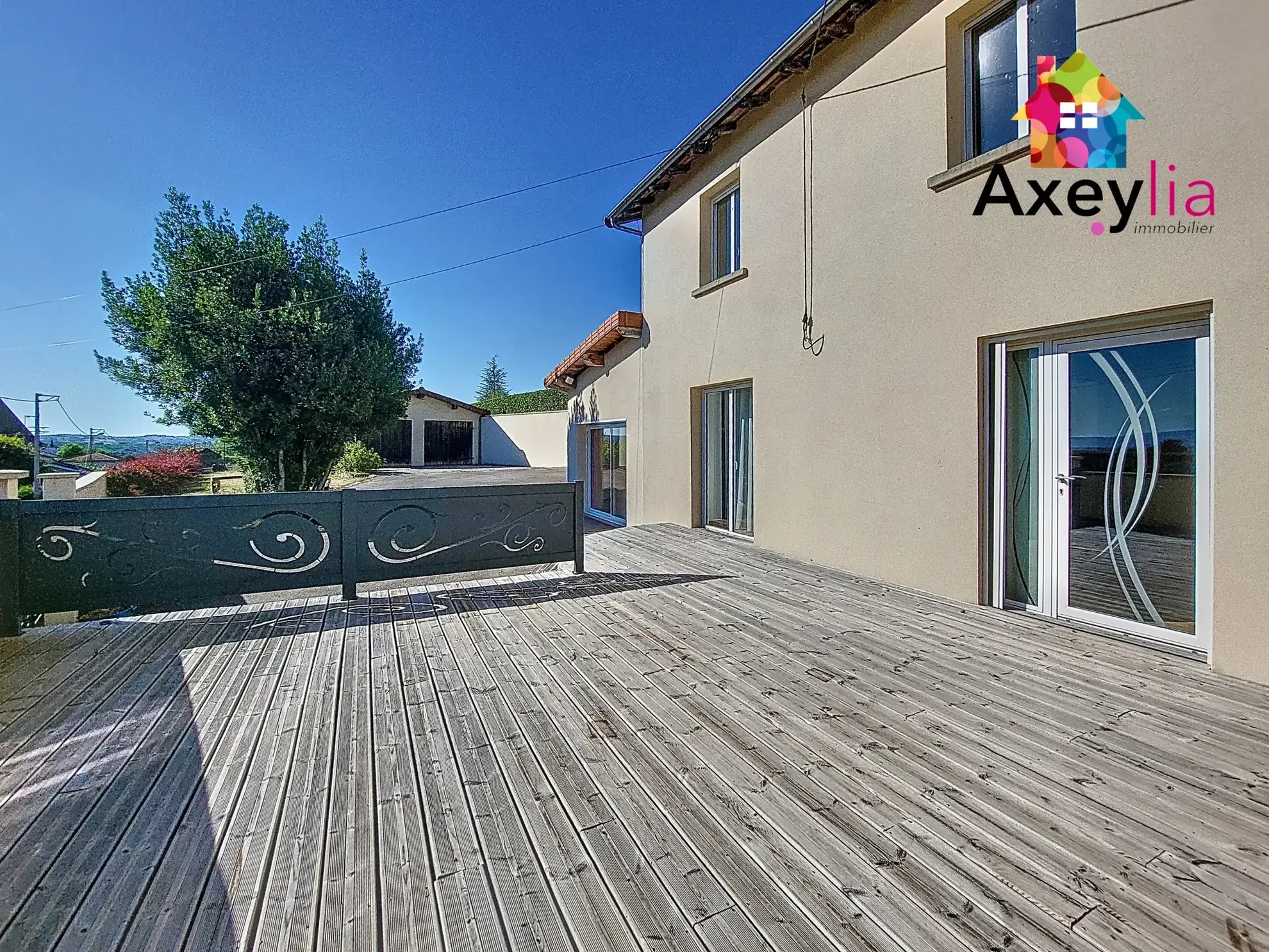 À vendre maison rénovée avec 4 chambres à 8 min de Charlieu 