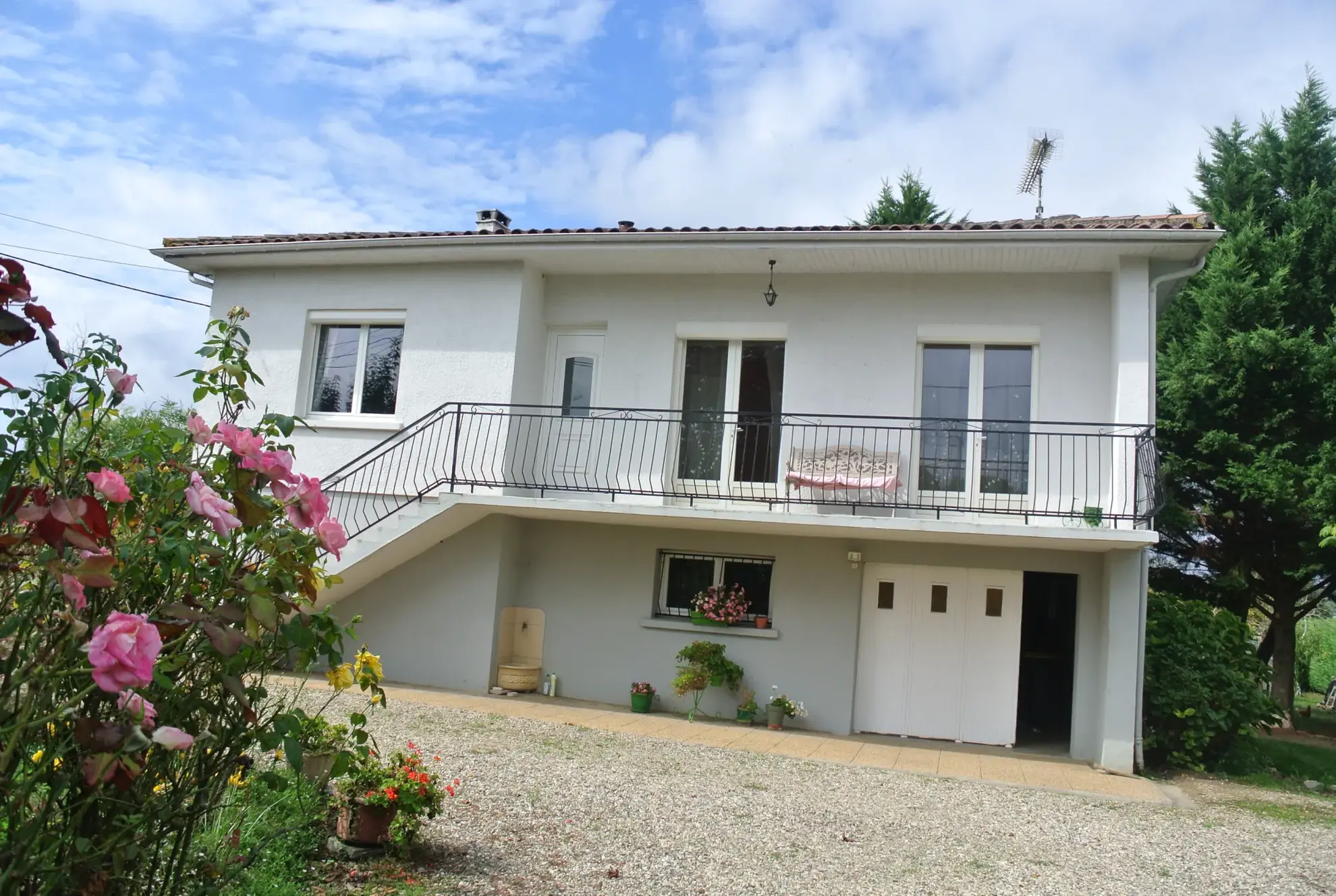 Maison de campagne à 5 km de Marmande avec grand terrain et garage