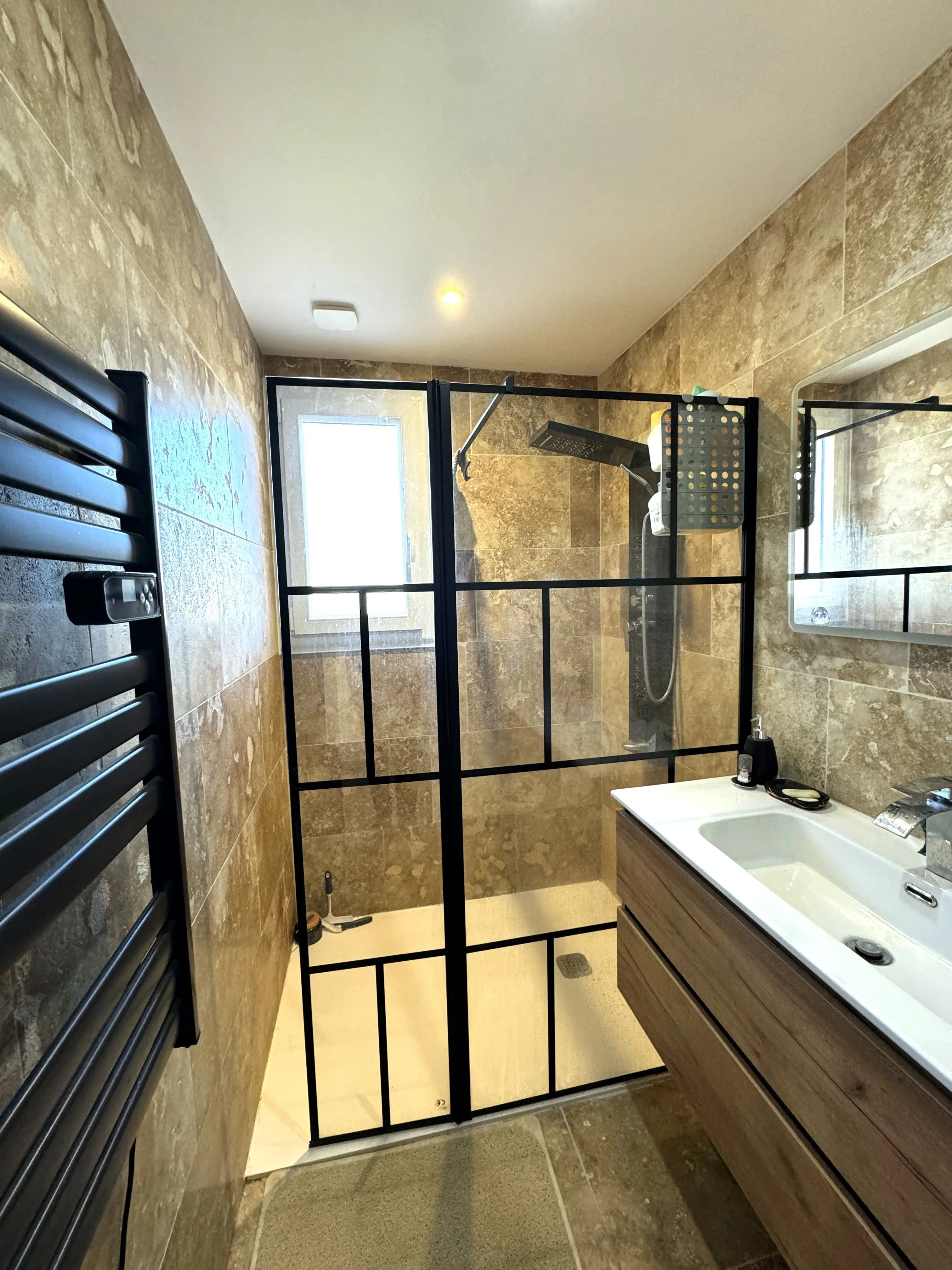 Villa rénovée à Mably avec terrain clos de 670 m² - 110 m² habitables 