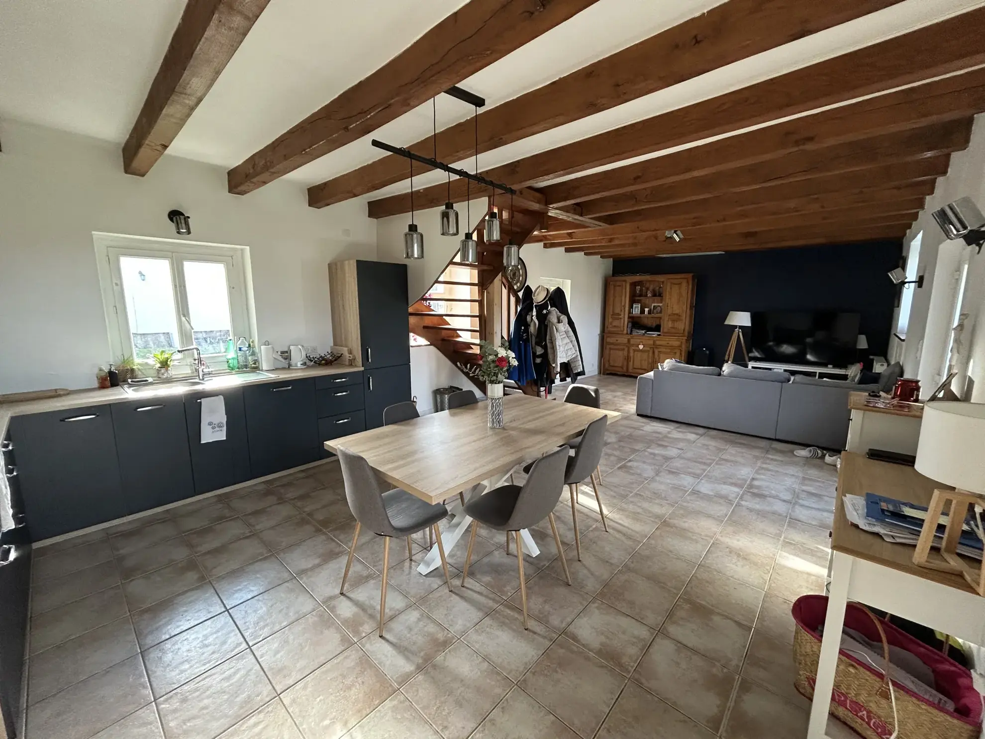 Maison de campagne rénovée à Bubry avec 3 chambres et parcelle de 676m² 