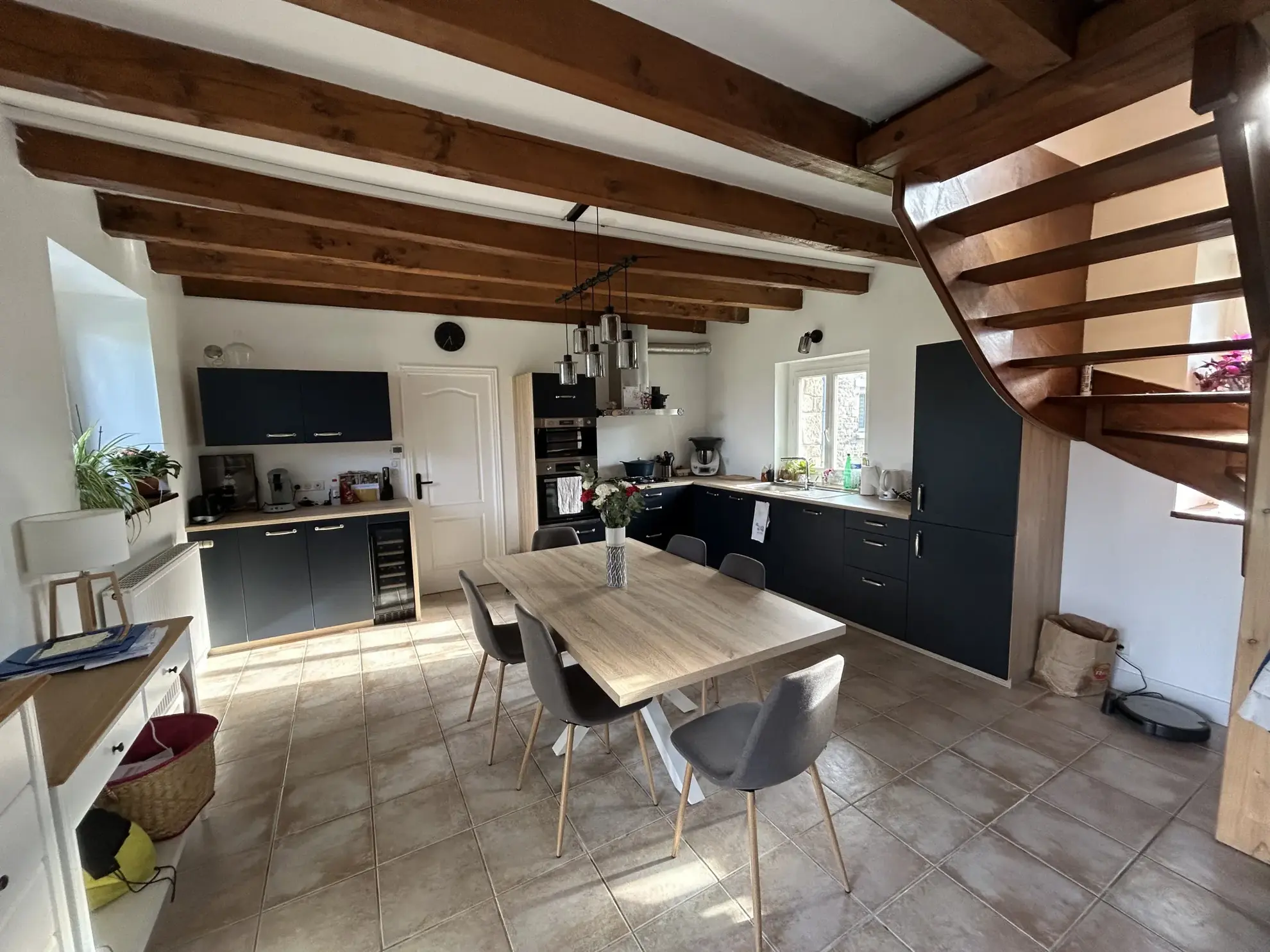 Maison de campagne rénovée à Bubry avec 3 chambres et parcelle de 676m² 