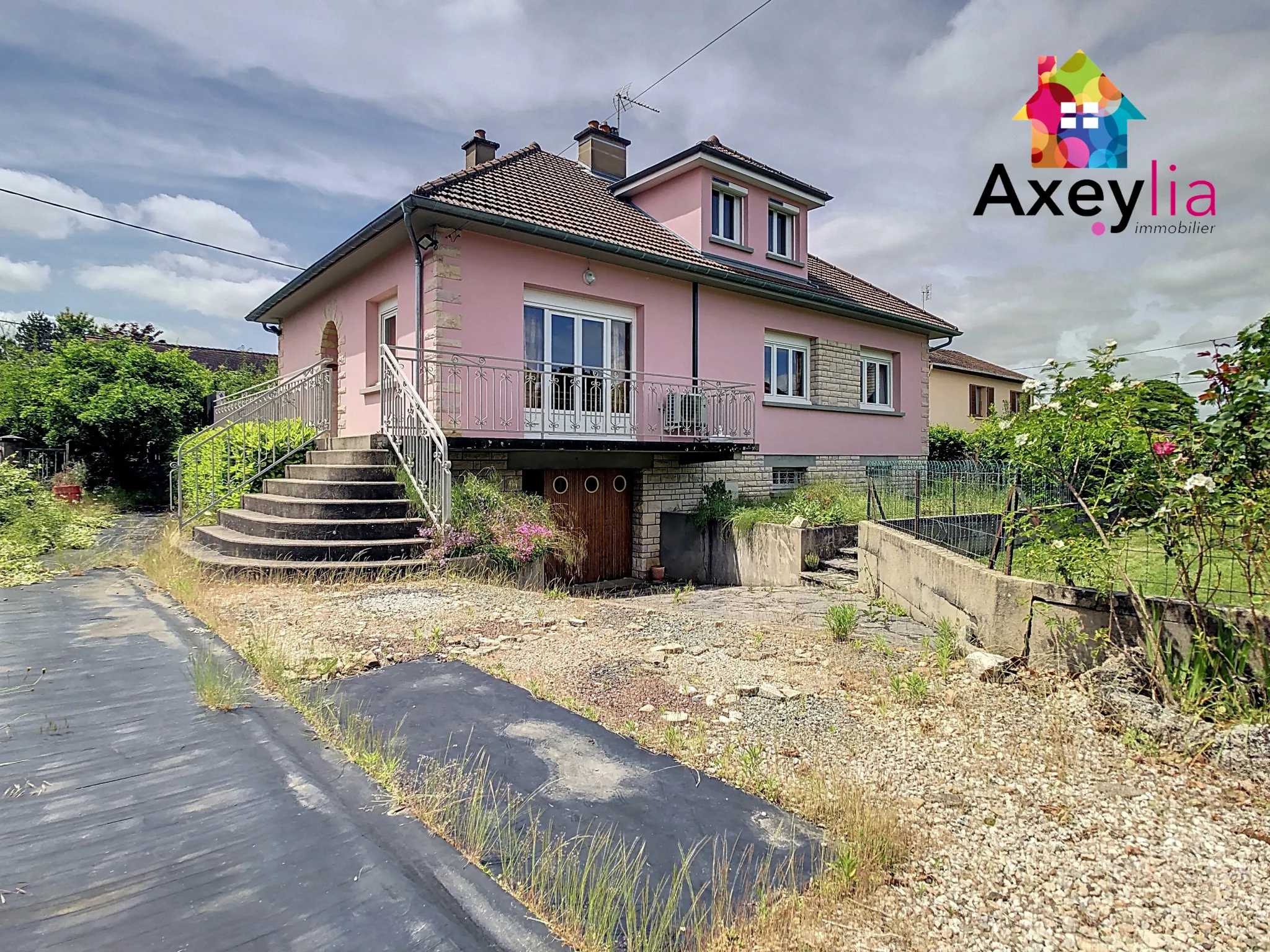 Maison familiale à vendre à Paray le Monial avec 4 chambres et grand espace de vie