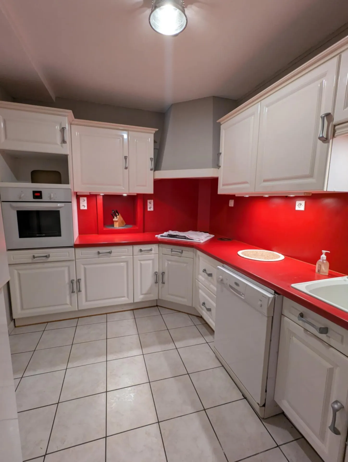 Maison à vendre avec studio indépendant et revenus locatifs à Le Boupere 