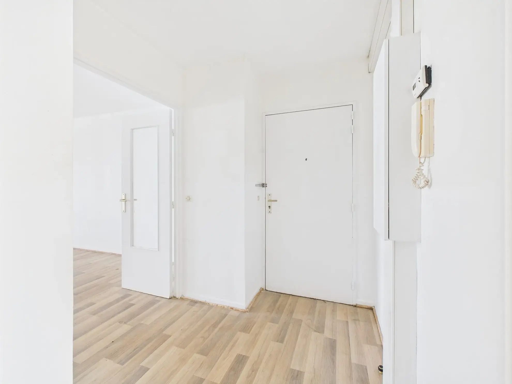 Appartement T3 lumineux avec cave et parkings à Corbeil-essonnes 