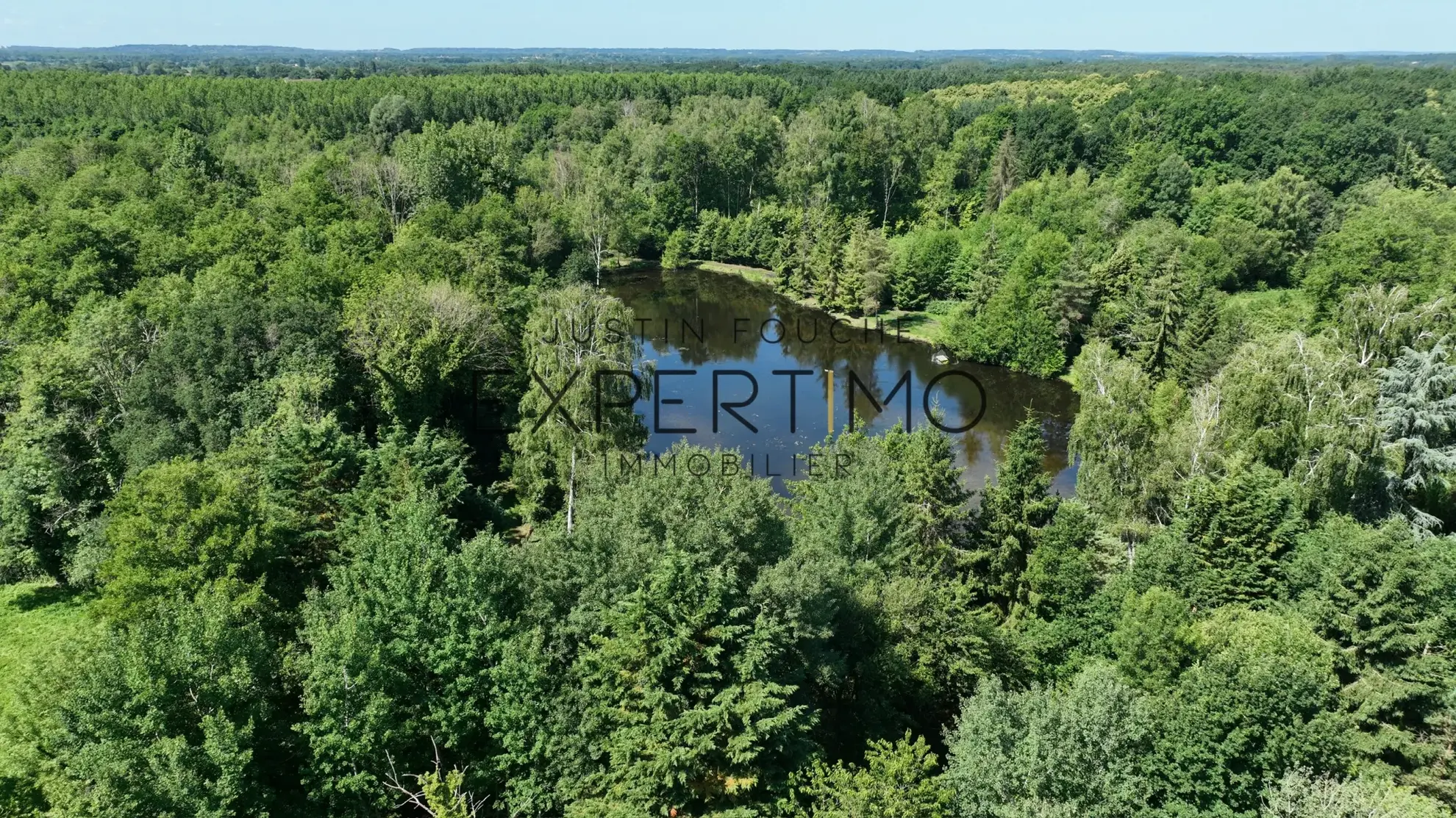 Terrain de loisirs de 20 947 m² à Lombron avec étang, eau et électricité
