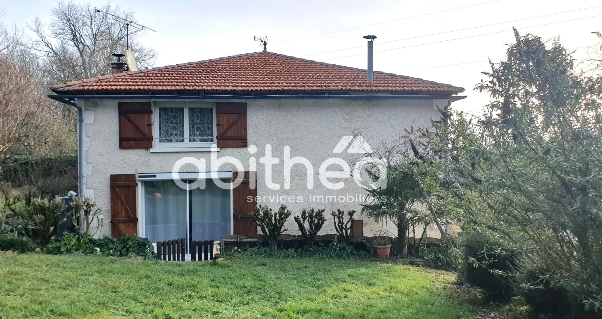Maison de 125 m² avec jardin et garage proche Roumazières (16270)