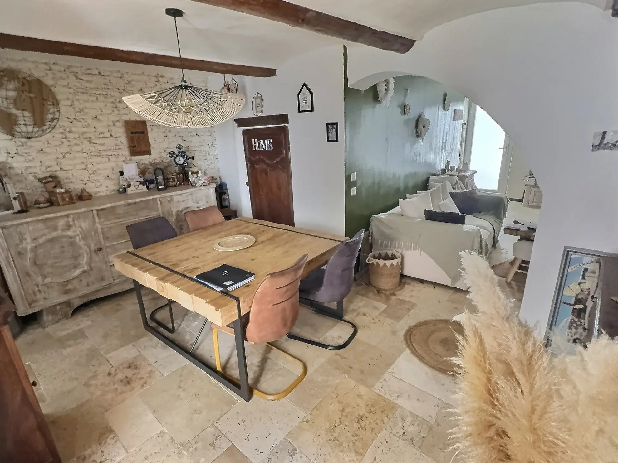 Maison de village rénovée à Marsillargues de 66,4 m² avec terrasse et cour 