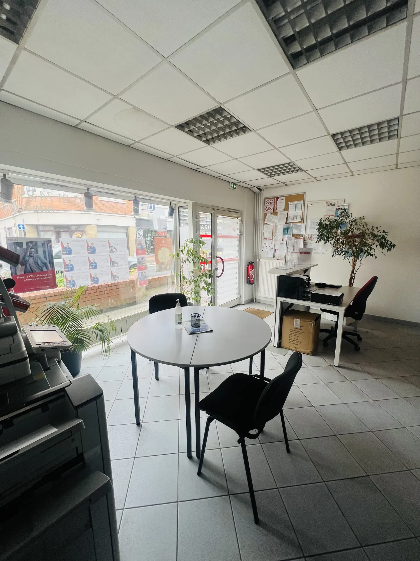 À vendre espace commercial ou bureaux de 143 m² au centre-ville d'Hénin-Beaumont