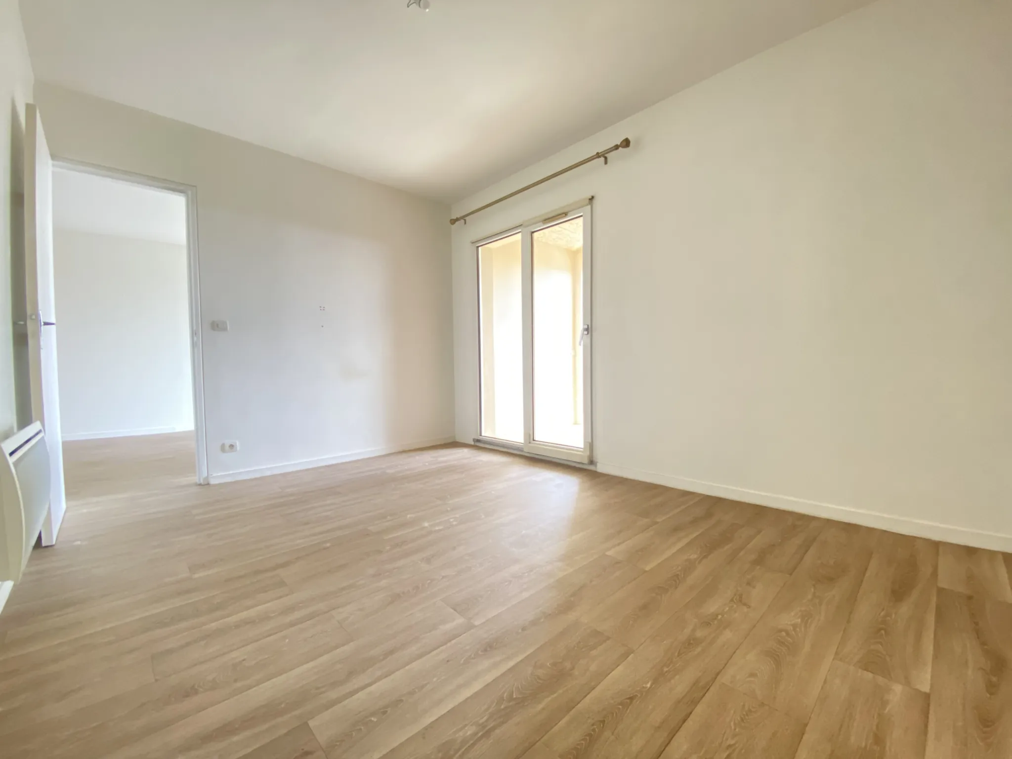 Appartement lumineux en centre-ville d'Abbeville avec ascenseur et balcon 