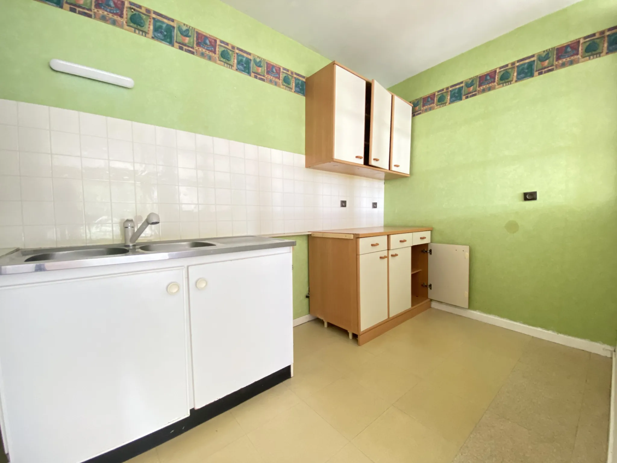 Appartement lumineux en centre-ville d'Abbeville avec ascenseur et balcon 