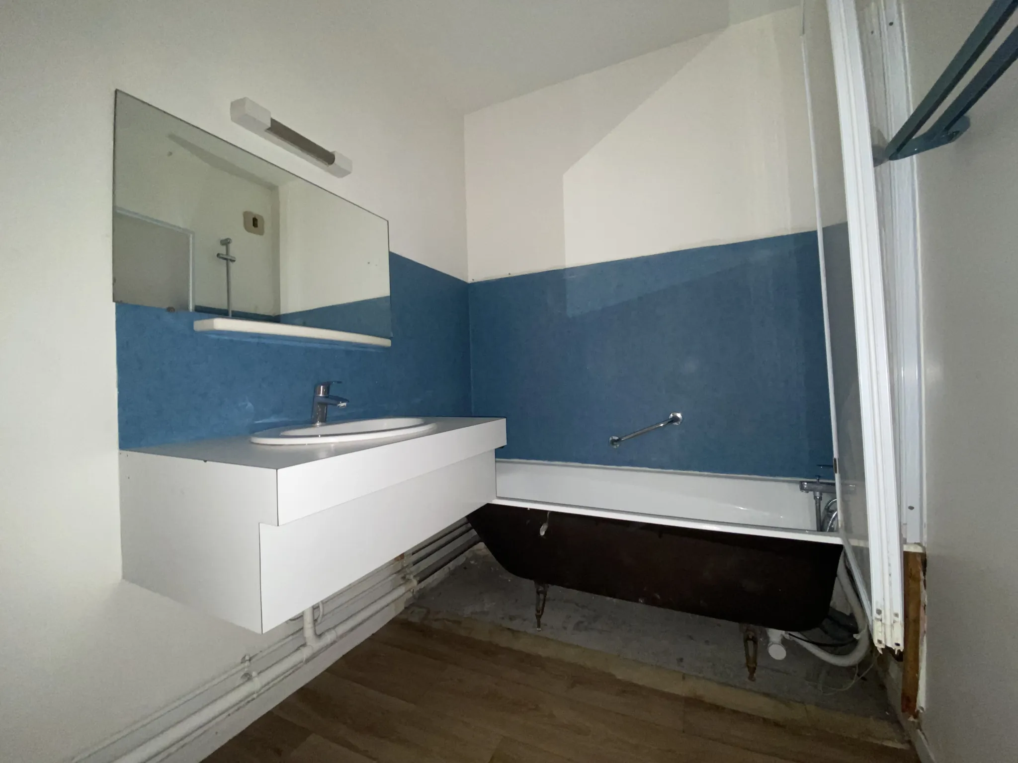 Appartement lumineux en centre-ville d'Abbeville avec ascenseur et balcon 