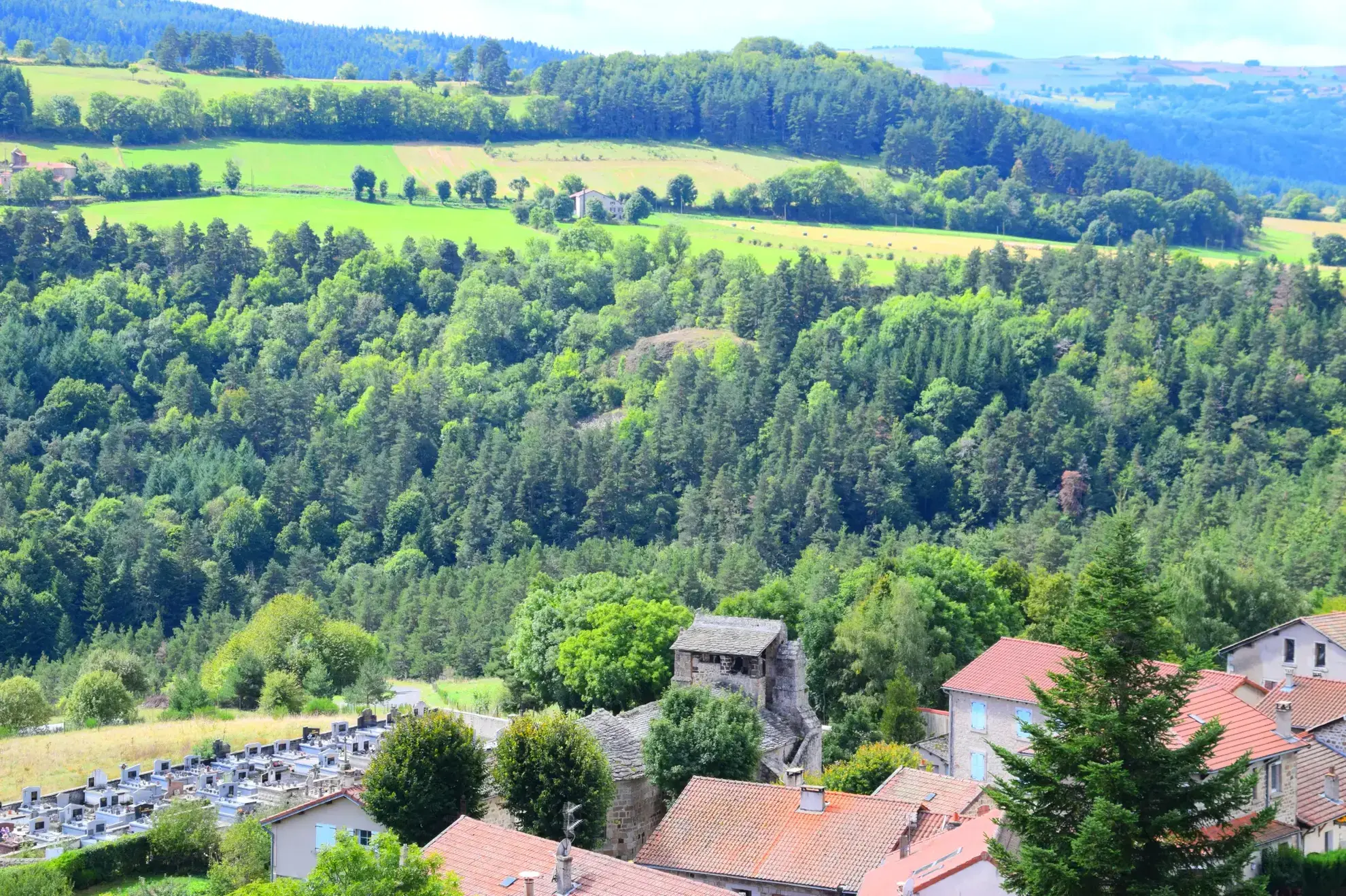Maison de village lumineuse de 70 m² avec terrasse à Salettes, Ardèche