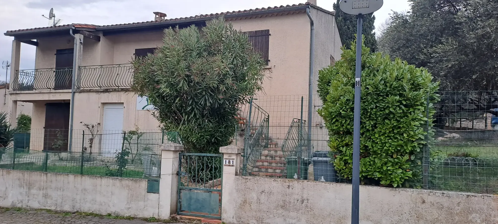 Maison individuelle de 200 m² avec terrain à Lodeve - Quartier calme 