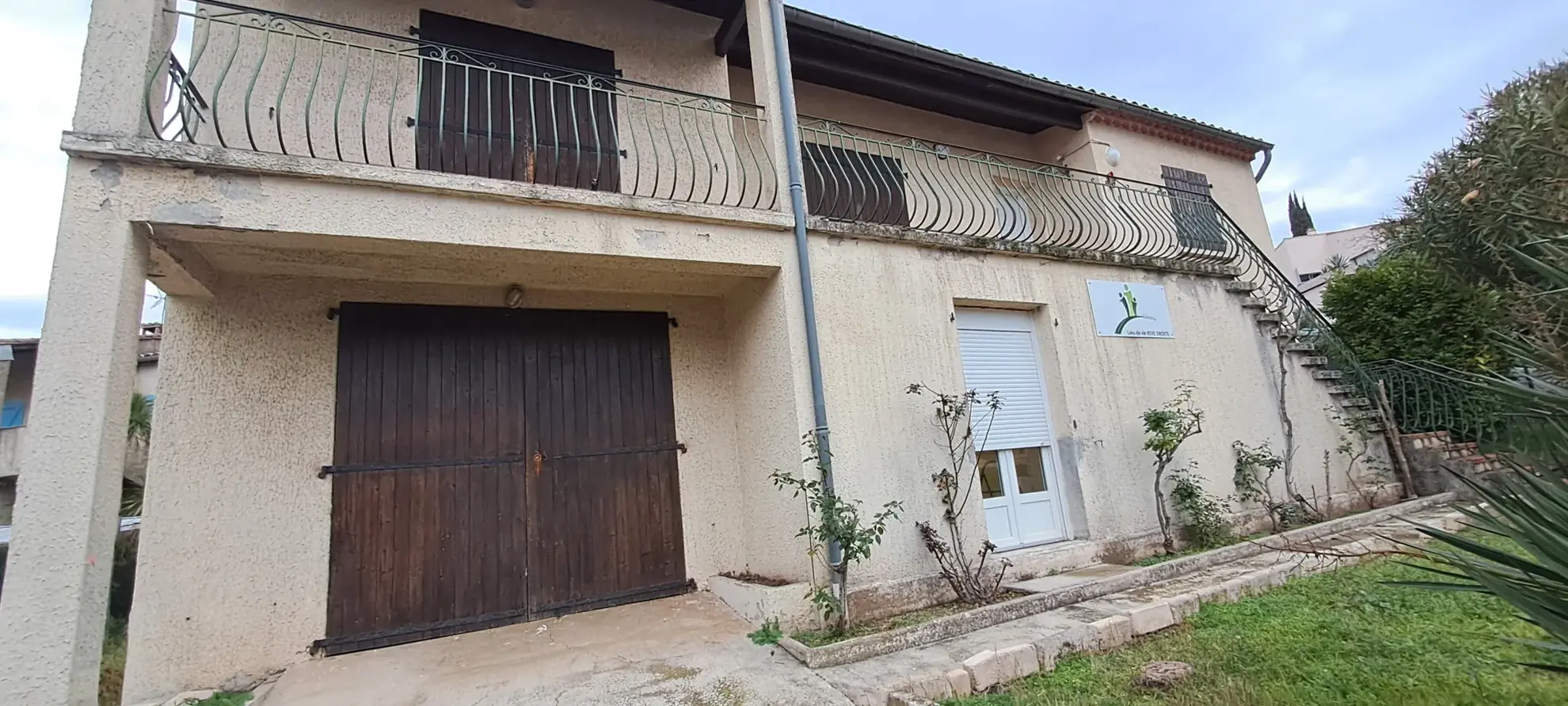 Maison individuelle de 200 m² avec terrain à Lodeve - Quartier calme