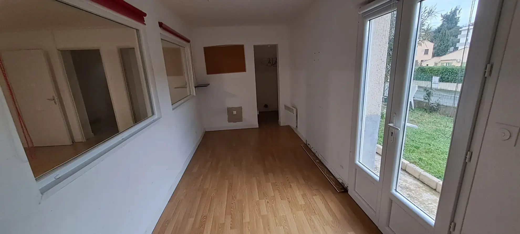 Maison individuelle de 200 m² avec terrain à Lodeve - Quartier calme 