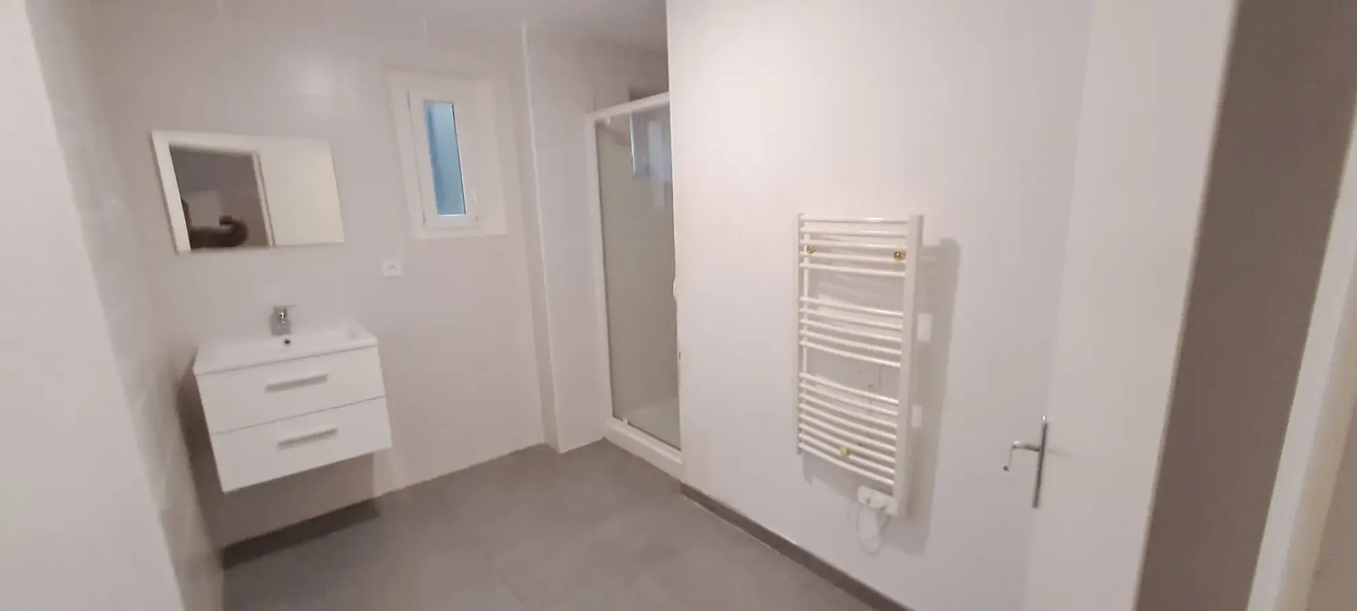 Maison individuelle de 200 m² avec terrain à Lodeve - Quartier calme 