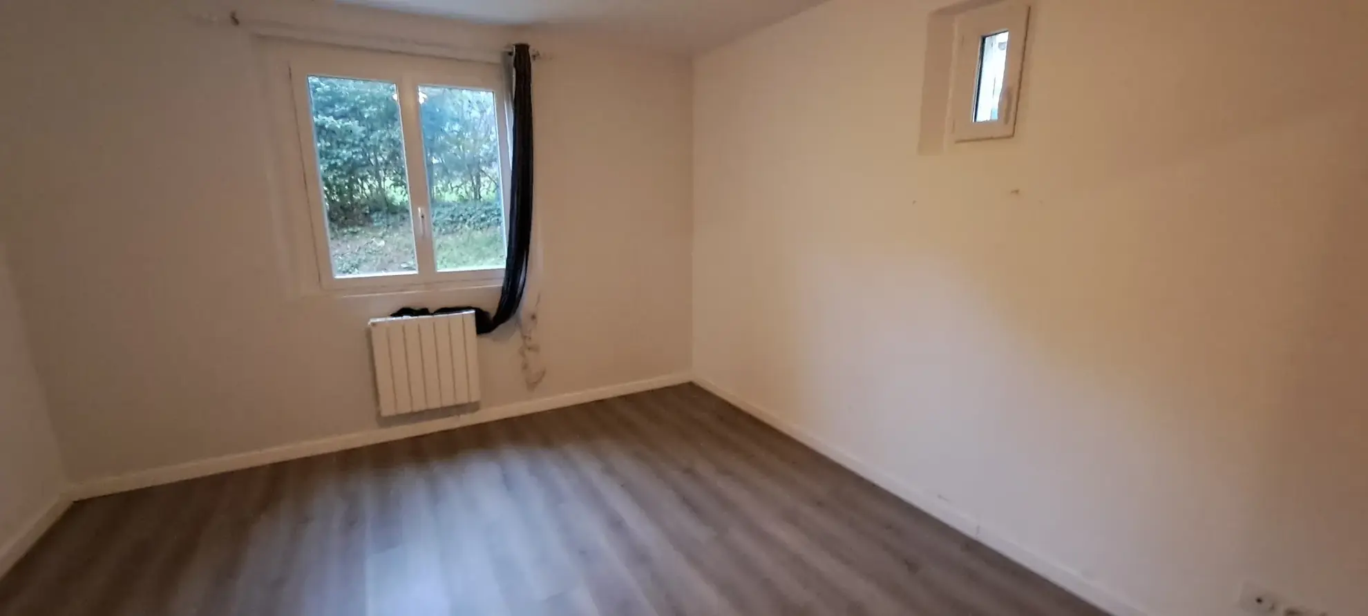 Maison individuelle de 200 m² avec terrain à Lodeve - Quartier calme 