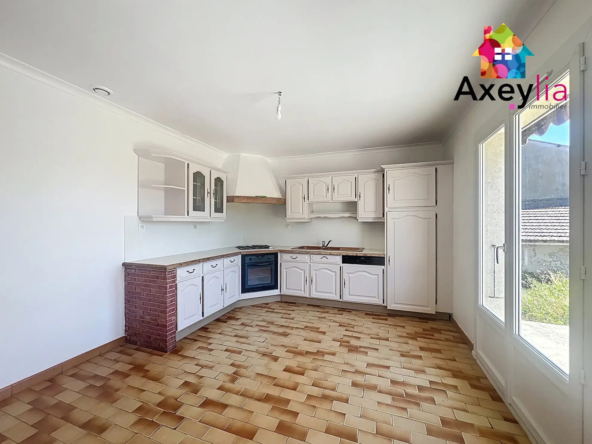 Maison à vendre avec 3 chambres et grand terrain au Bouchaud 