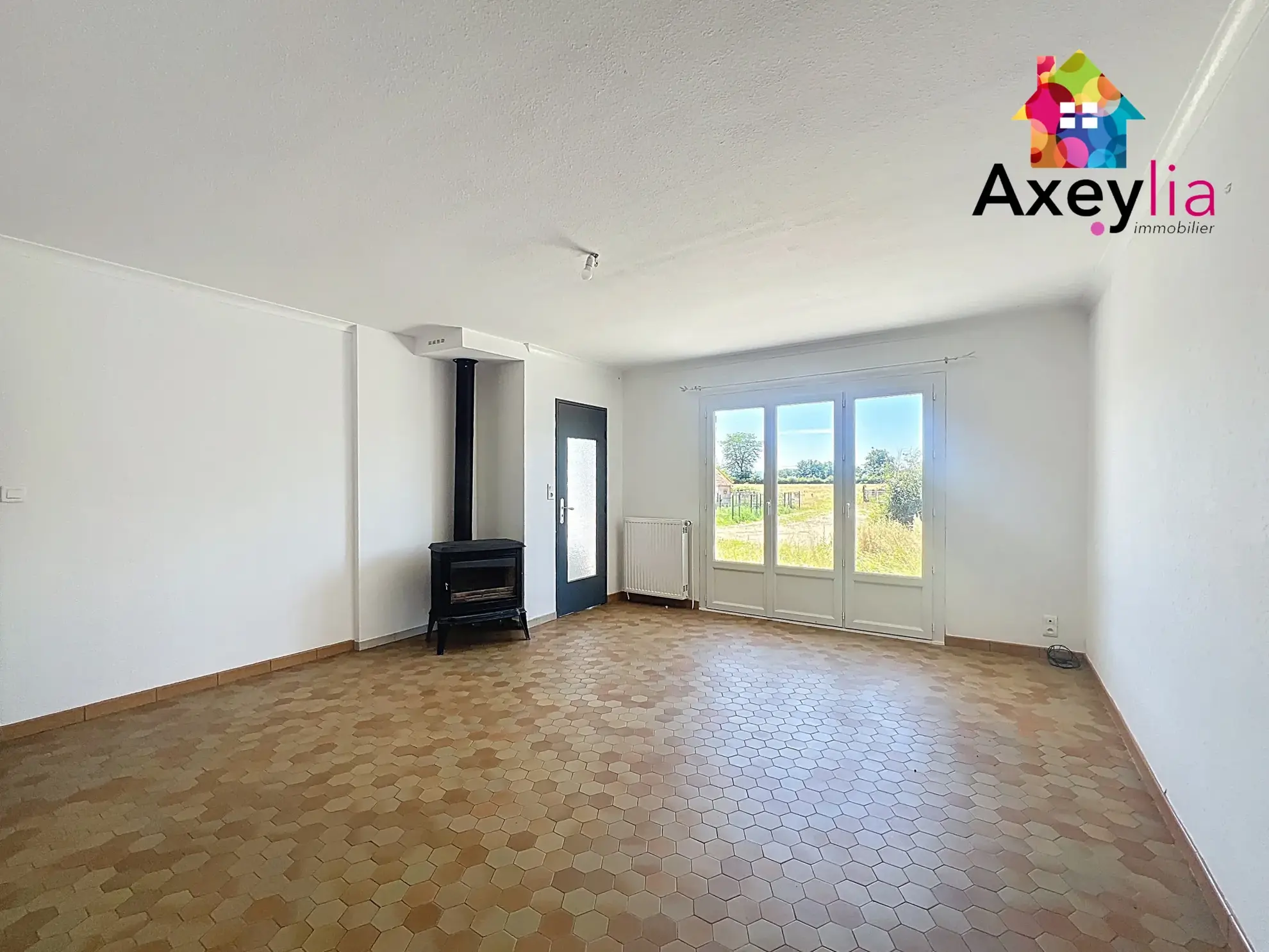 Maison à vendre avec 3 chambres et grand terrain au Bouchaud 