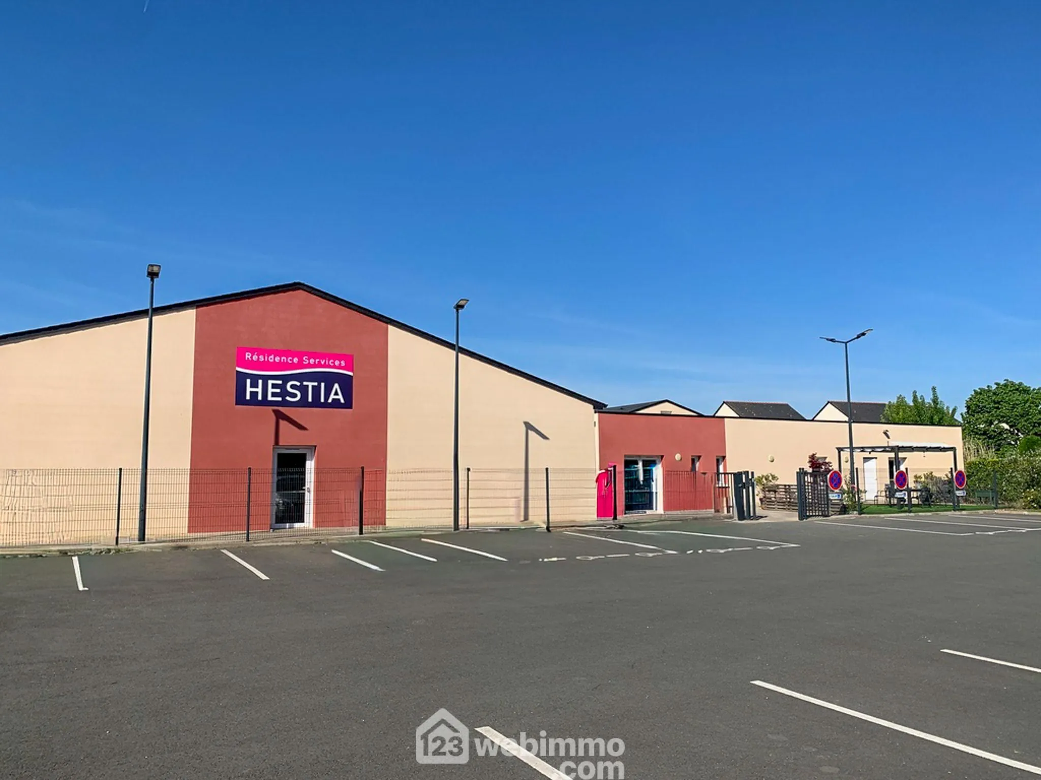 Studio de 27 m² à Mazé-Milon, idéal investissement en résidence seniors