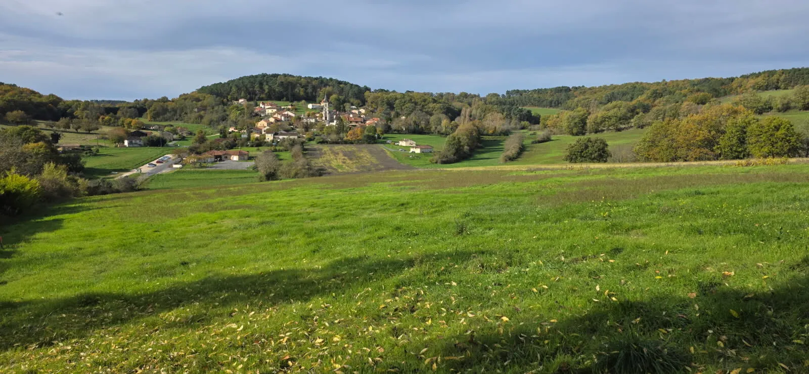 Maison neuve 3 chambres avec garage et grande pièce lumineuse à Léguillac-de-l'Auche 