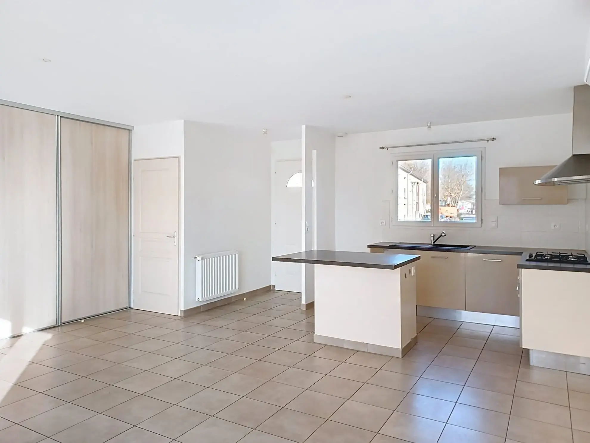 Maison de plain-pied à Terssac avec jardin et terrasse - 87 m² 