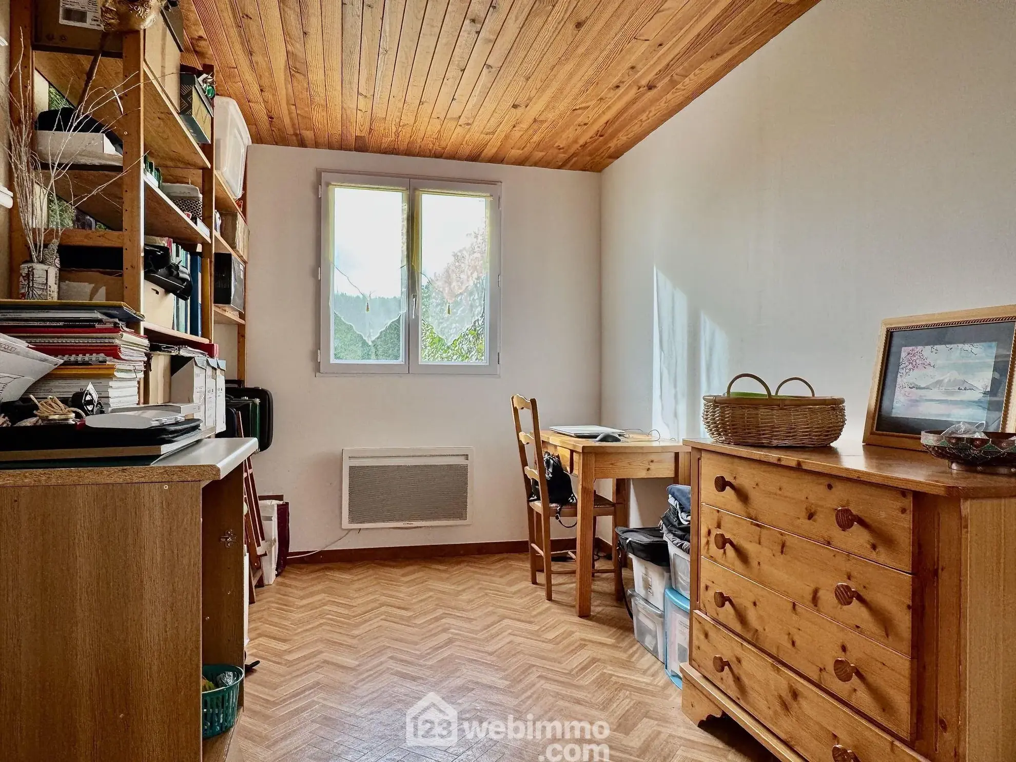 Maison mitoyenne de 102 m² à Buxerolles avec 4 chambres, garage et terrain clos 