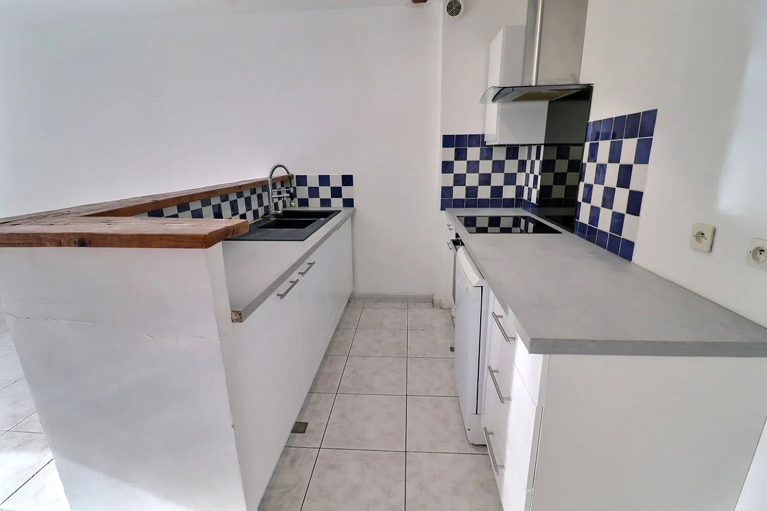 A vendre maison de village avec garage à Clermont-l’Hérault, 47 m², 2 pièces 