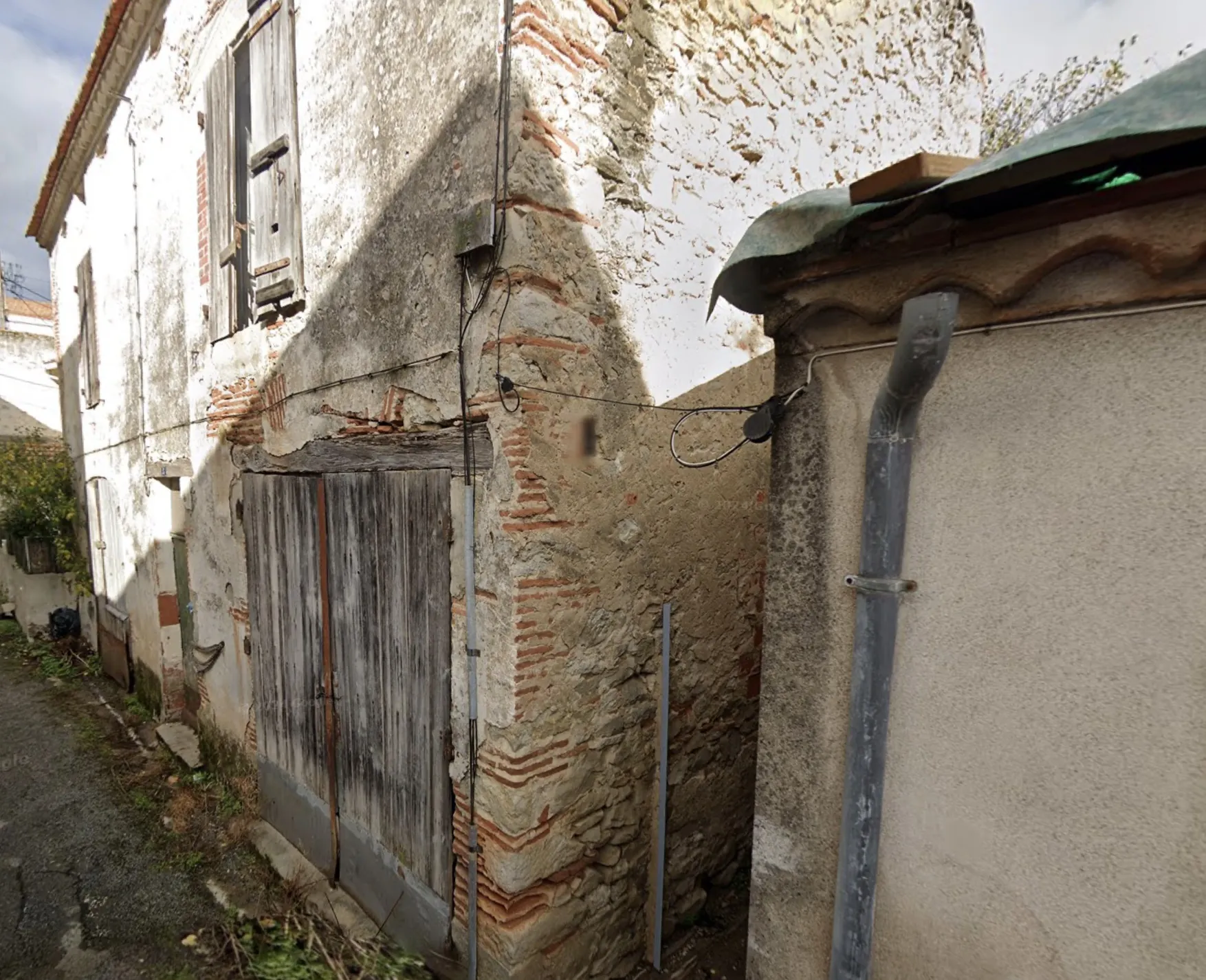 Petite maison en pierre à restaurer à Villeneuve-sur-Lot, 50 m² avec cour 