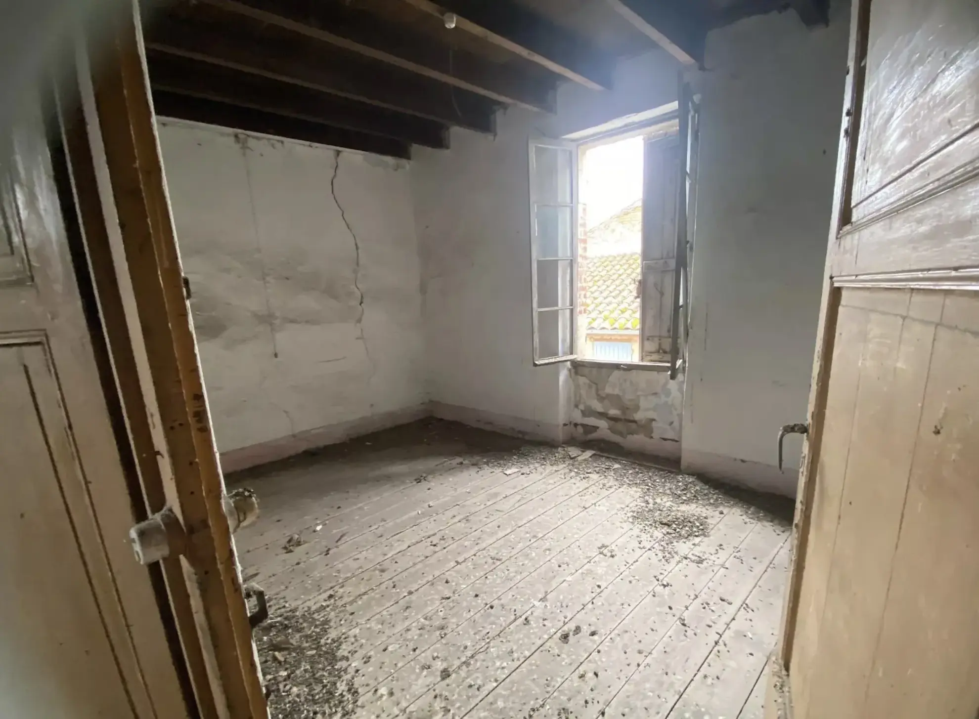 Petite maison en pierre à restaurer à Villeneuve-sur-Lot, 50 m² avec cour 