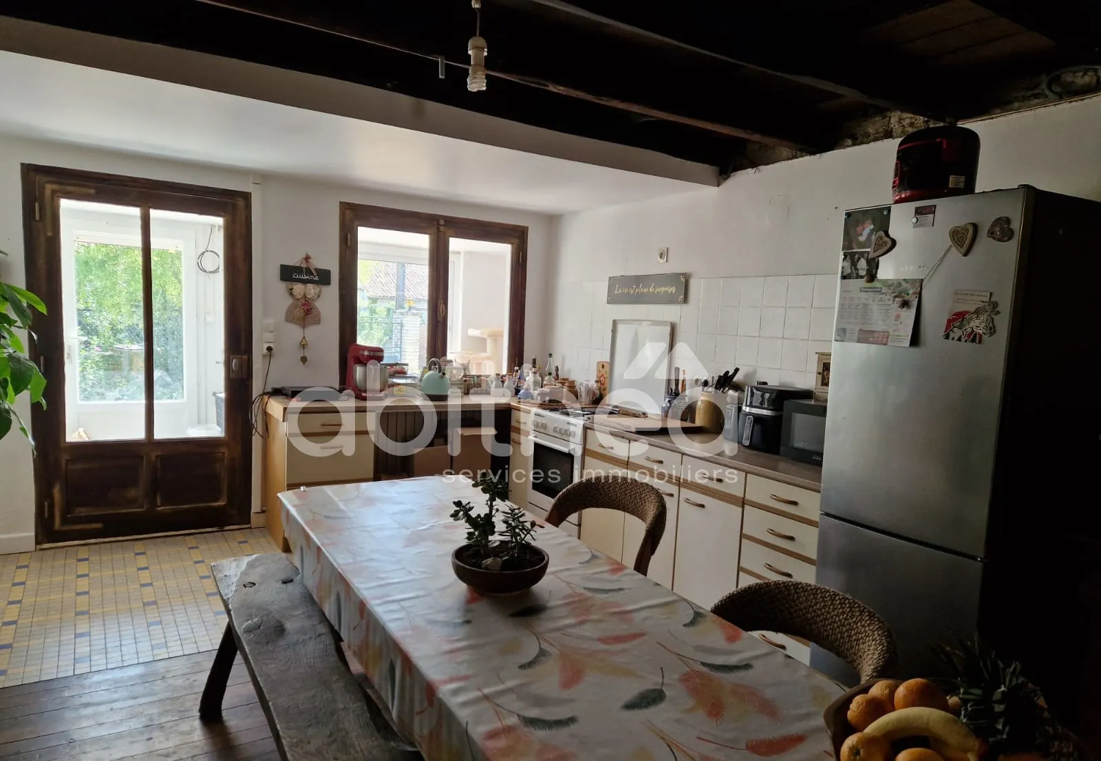 Longère en pierre avec dépendances et terrain clos à Mons (16140) - 87m² 