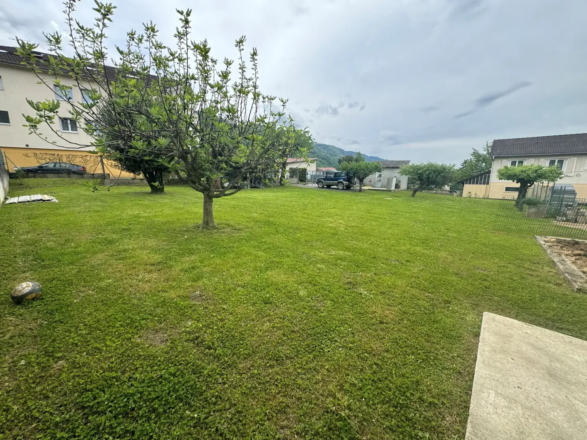 Terrain constructible de 500 m² à Tencin, proche Grenoble et Chambéry 