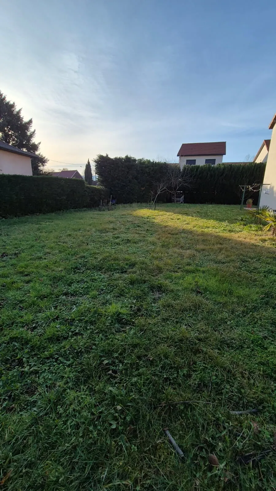 Terrain à vendre à Mably de 395 m² proche écoles et centre commercial 