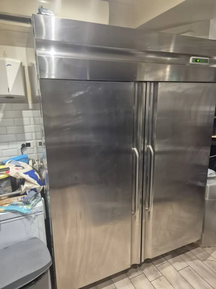 Fonds de commerce snack 21 m² avec équipement gaz à Paris 13e, emplacement stratégique 