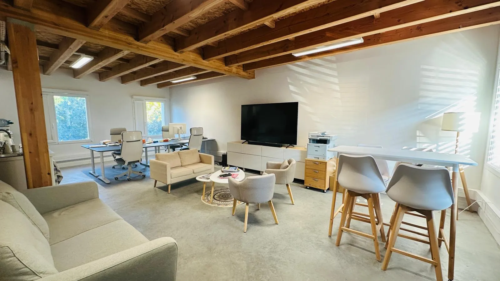 À vendre bureaux récents avec espace coworking à Agroparc Avignon