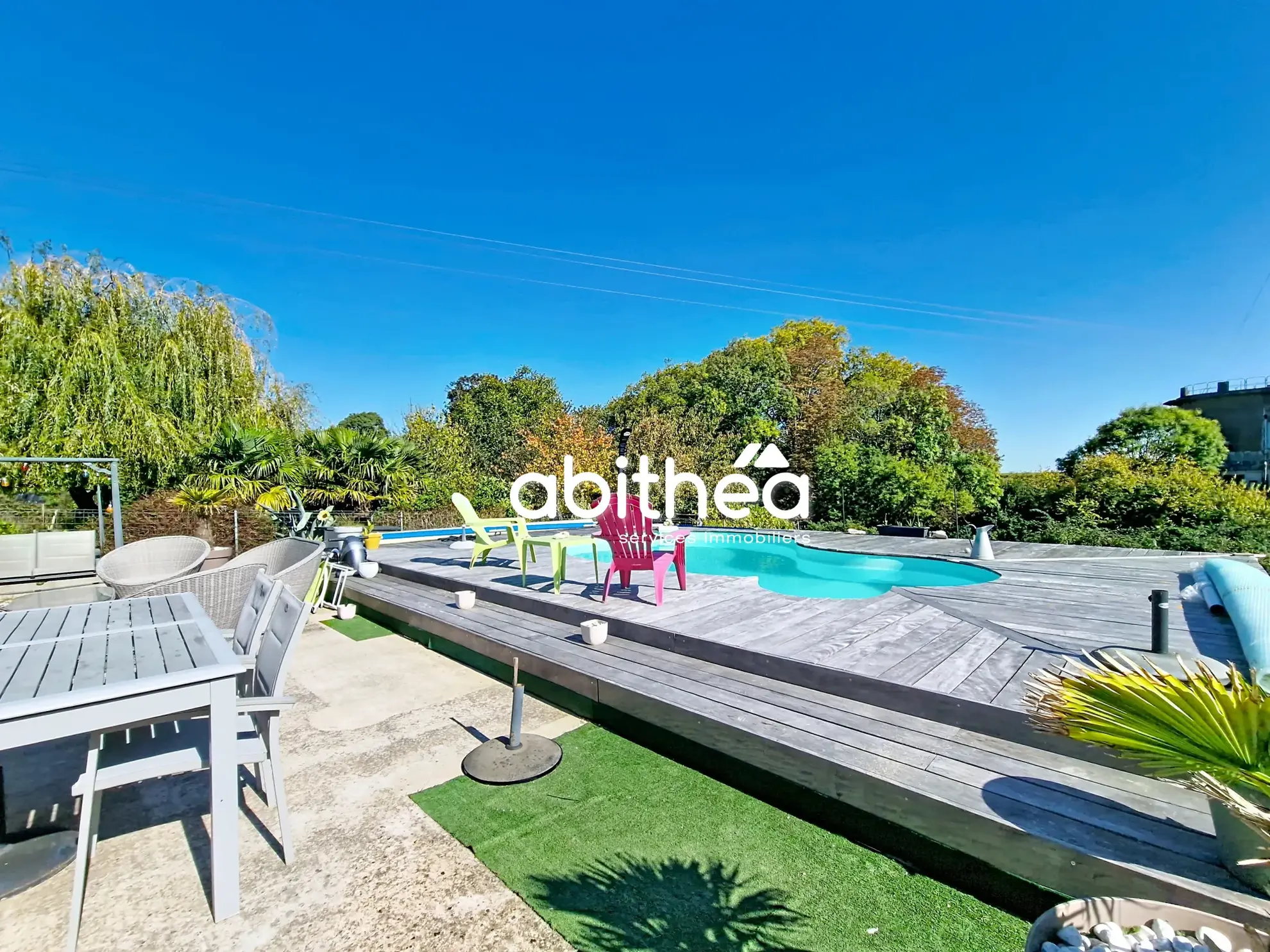 Maison moderne de 2020 avec piscine,garage et 2 chambres à Mortagne-sur-Gironde