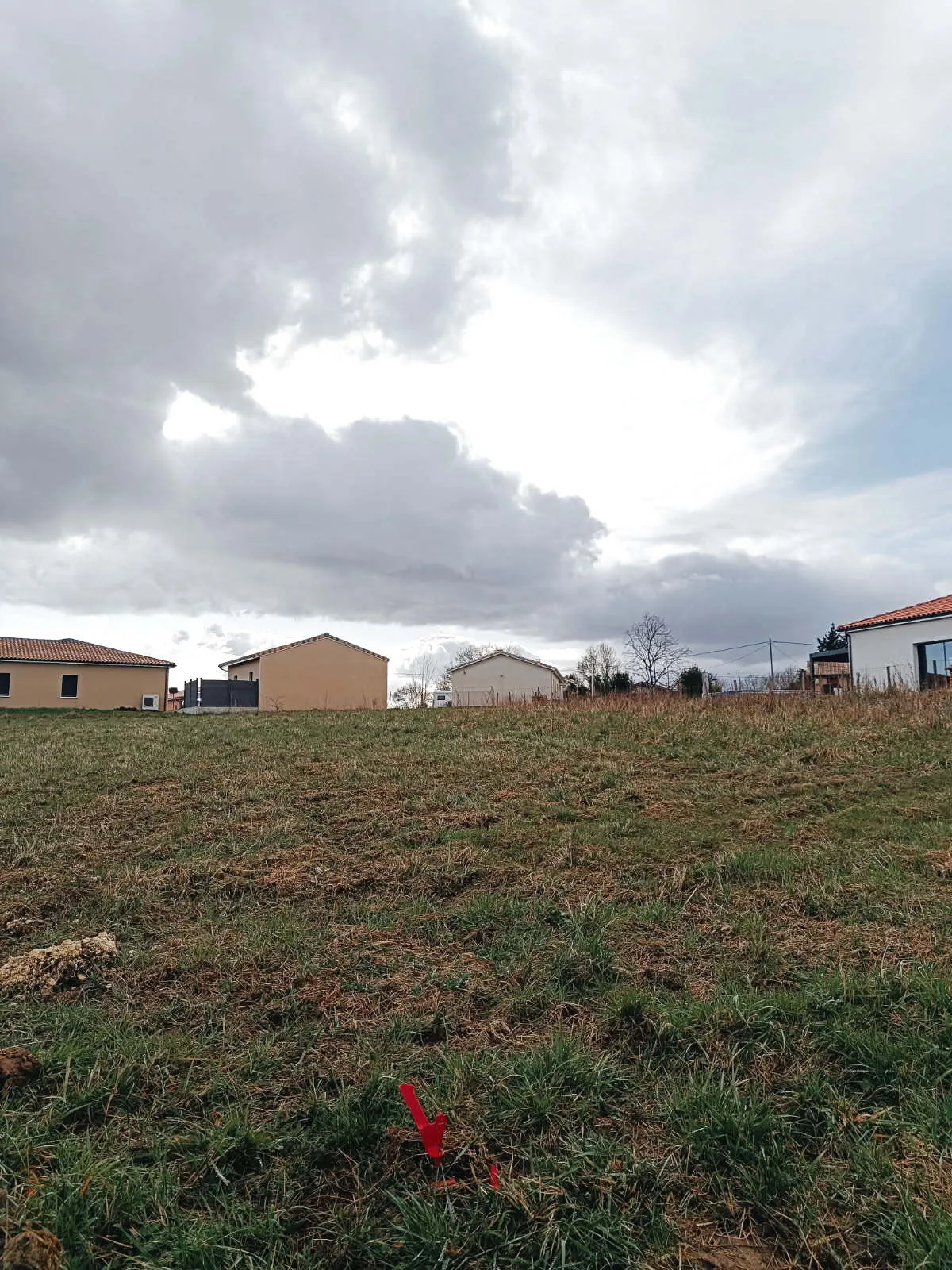Terrain constructible de 1300 m² à Guerin, proche Marmande