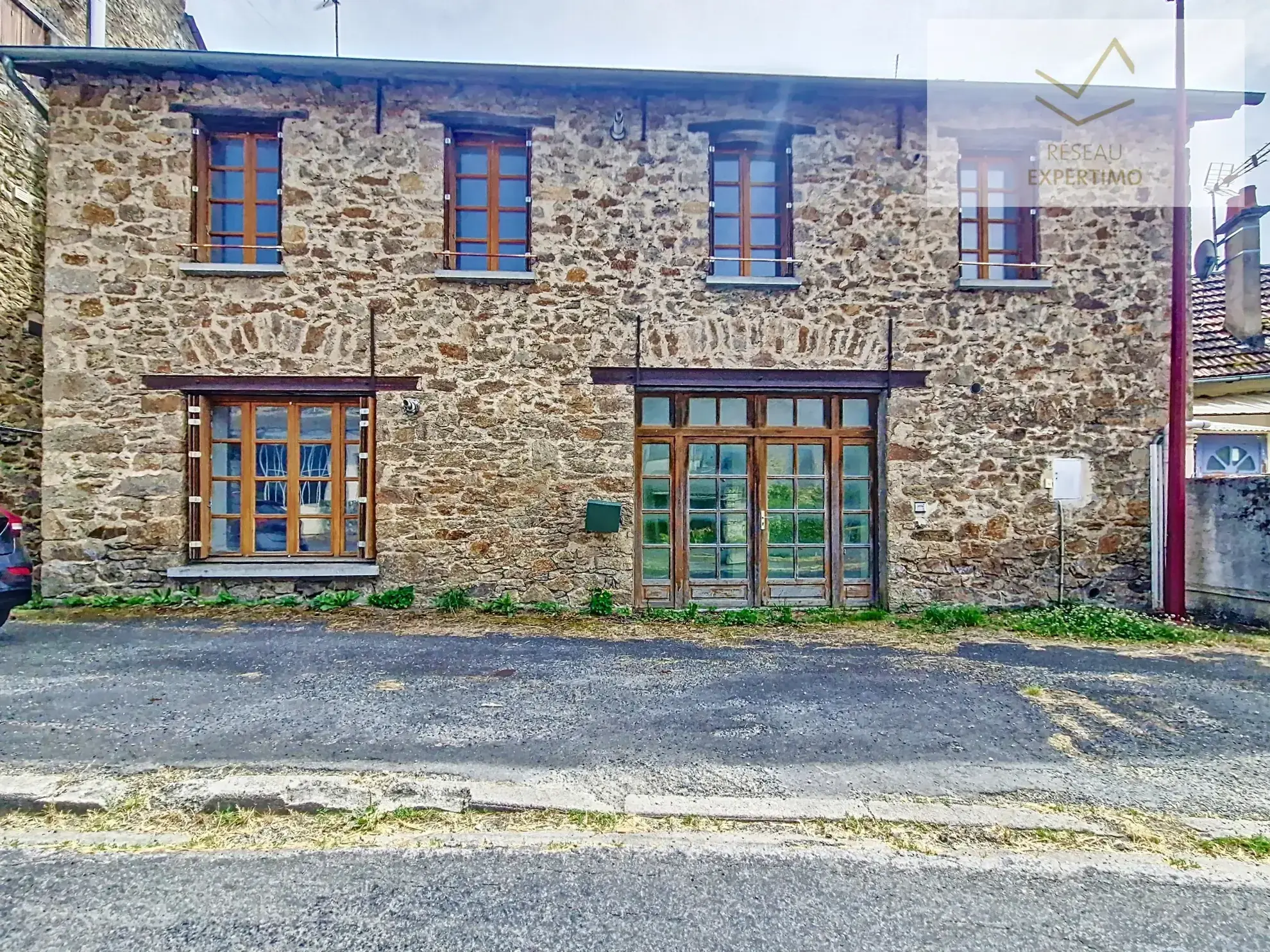 Micro-immeuble rentable à Cassagnes-Bégonhès de 230 m² avec jardin privatif